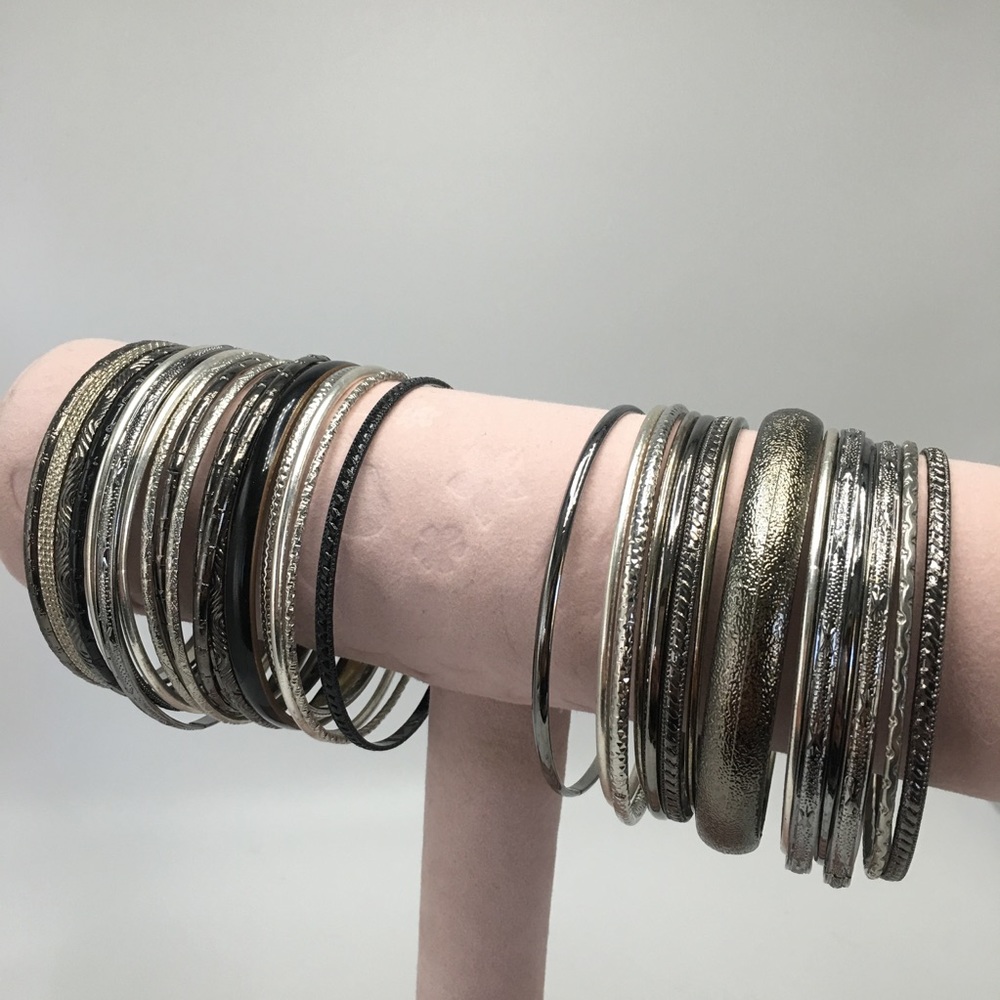 30 Bracelets in Silver, Gunmetal and Black Tones